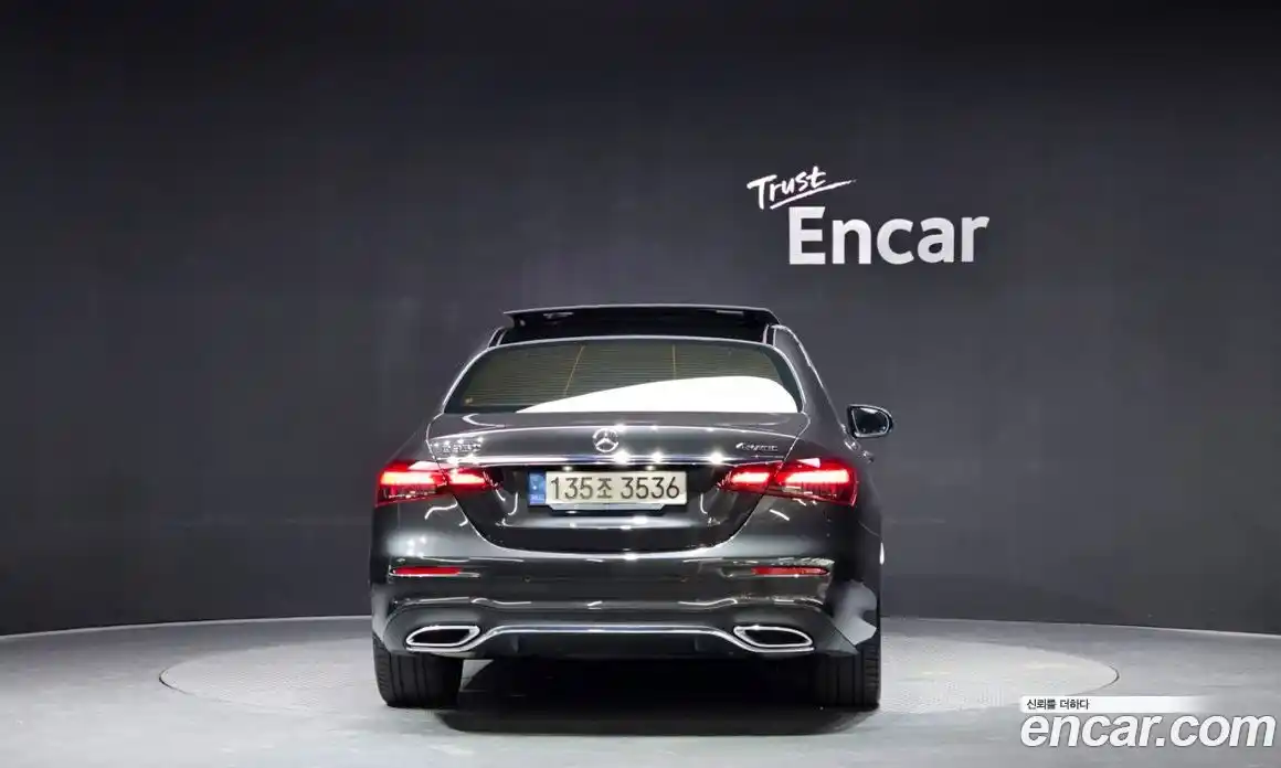 Mercedes-Benz E-Class 2021 2.0 Автомат в Москве № 142130, фото 4