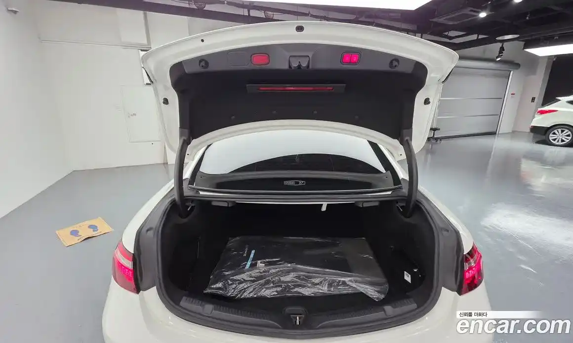 Mercedes-Benz E-Class 2022 2.0 Автомат в Москве № 142571, фото 19