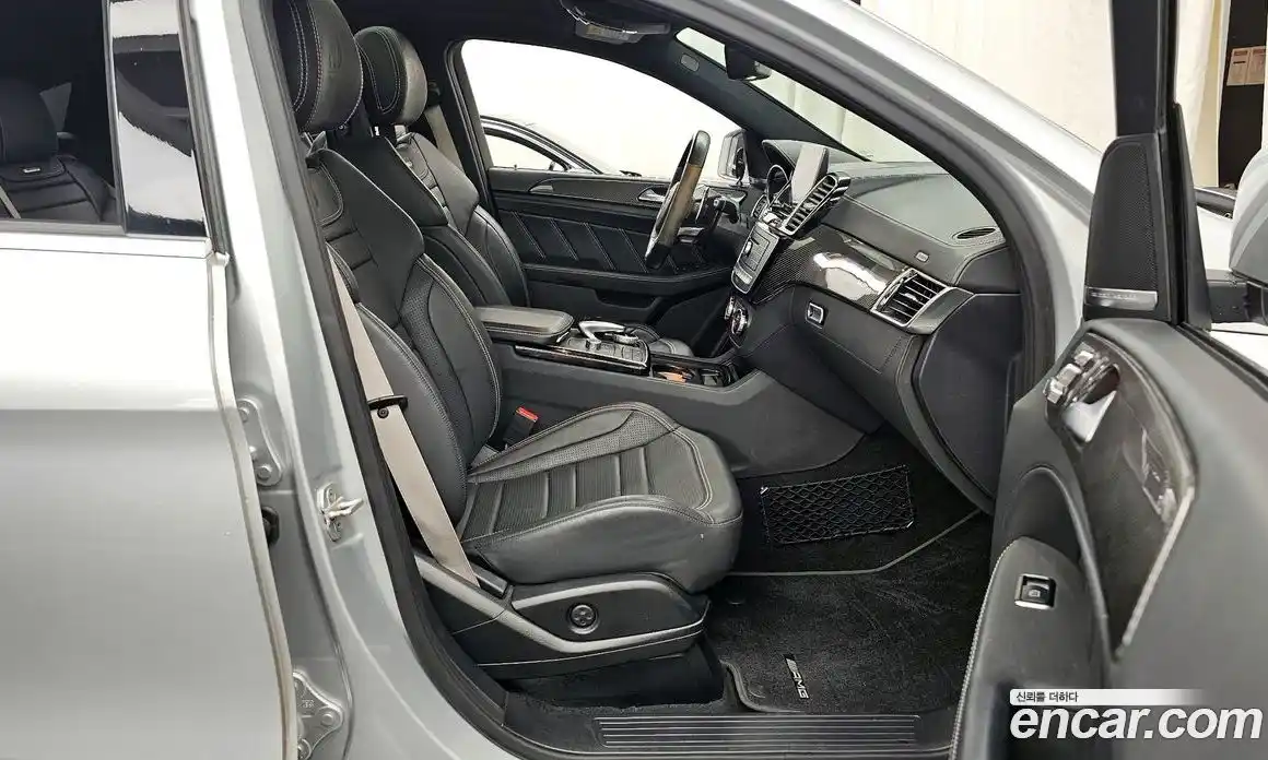 Mercedes-Benz GLE-Class 2017 5.5 Автомат в Москве № 143155, фото 19