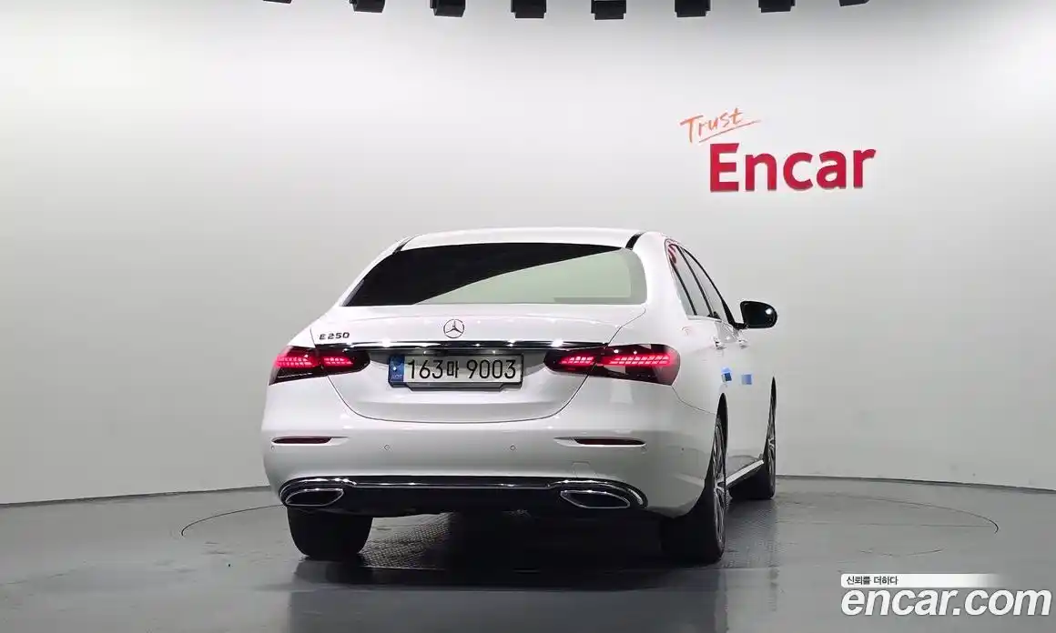 Mercedes-Benz E-Class 2021 2.0 Автомат в Москве № 143318, фото 20