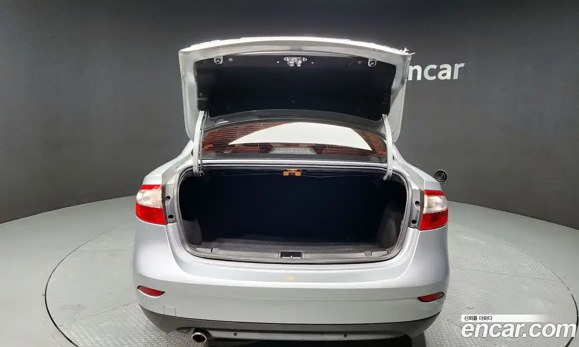 Renault SM3 2010 1.6 Автомат в Москве № 148322, фото 17