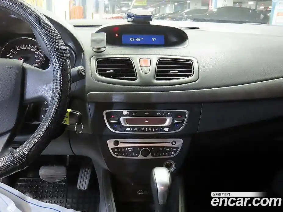 Renault SM3 2011 1.6 Автомат в Москве № 153036, фото 11