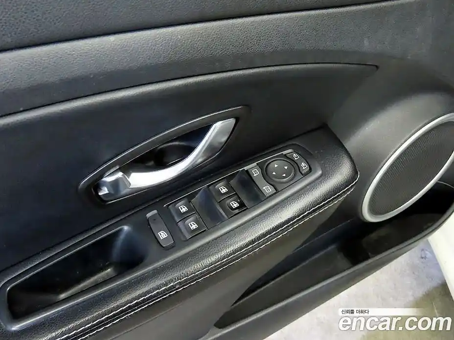 Renault SM3 2011 1.6 Автомат в Москве № 153036, фото 13