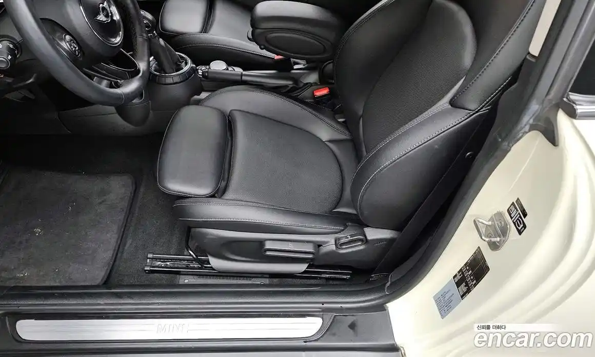 Mini Cooper 2016 1.5 Автомат в Москве № 153997, фото 18