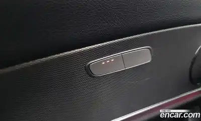 Mercedes-Benz E-Class 2019 2.0 Автомат в Москве № 160901, миниатюра 2