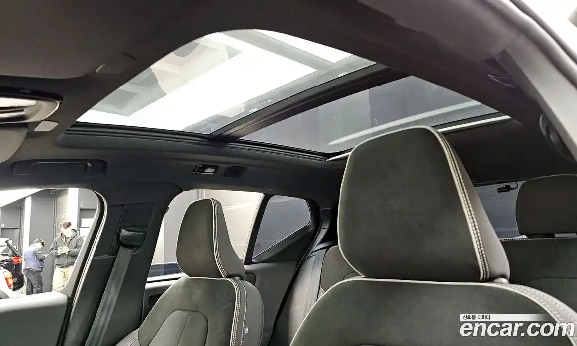 Volvo XC40 2024 0.2 Автомат в Москве № 164290, фото 17