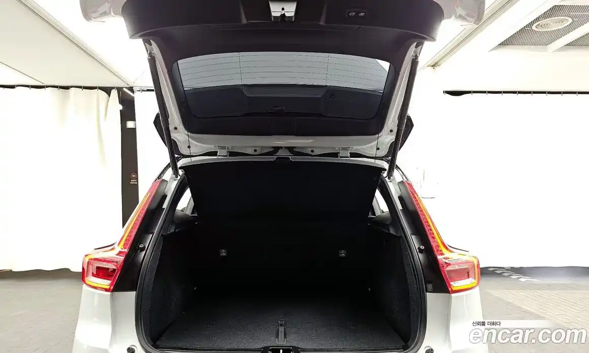 Volvo XC40 2024 0.2 Автомат в Москве № 164290, фото 20