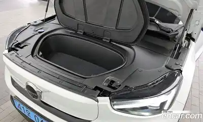 Volvo XC40 2024 0.2 Автомат в Москве № 164290, миниатюра 2