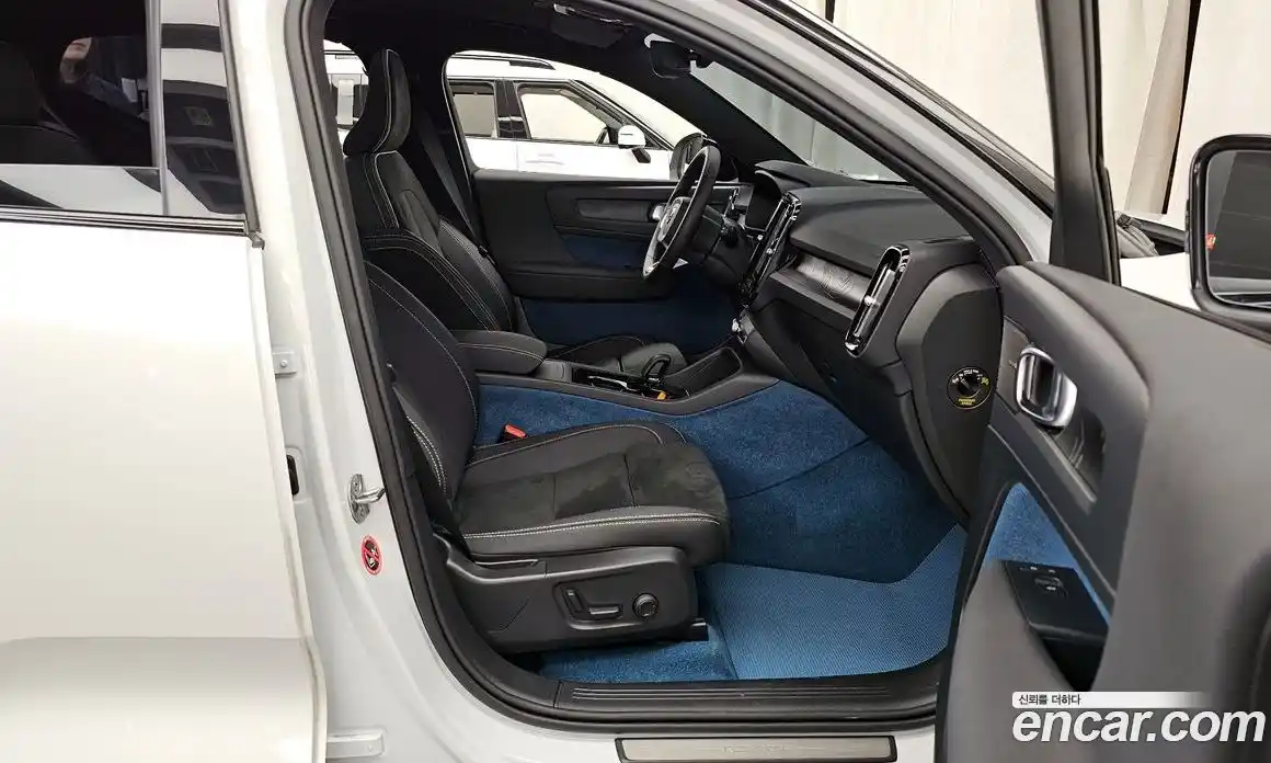 Volvo XC40 2024 0.2 Автомат в Москве № 164290, фото 3