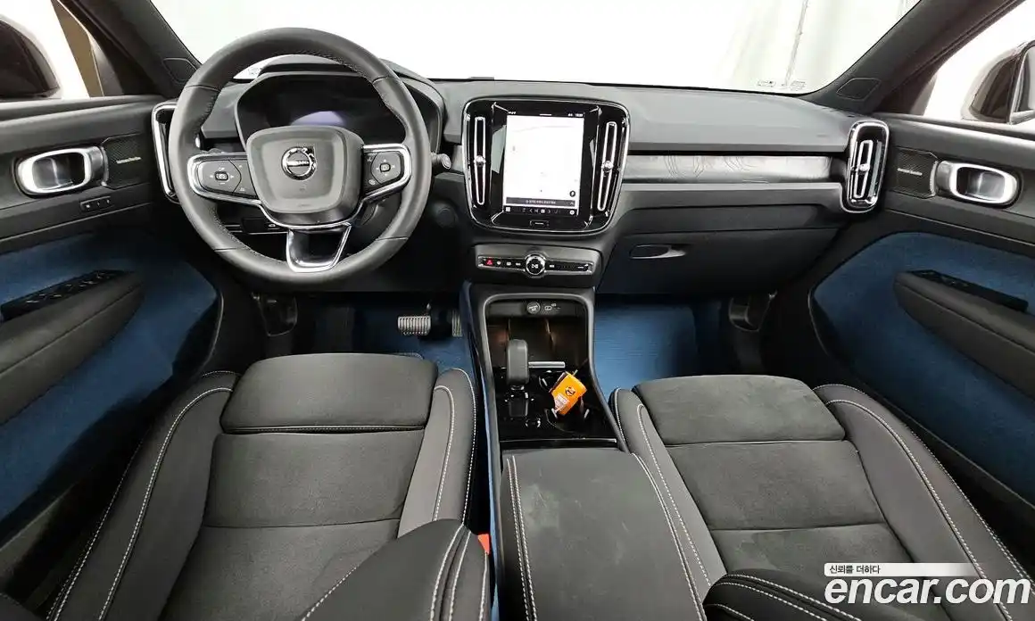 Volvo XC40 2024 0.2 Автомат в Москве № 164290, фото 4
