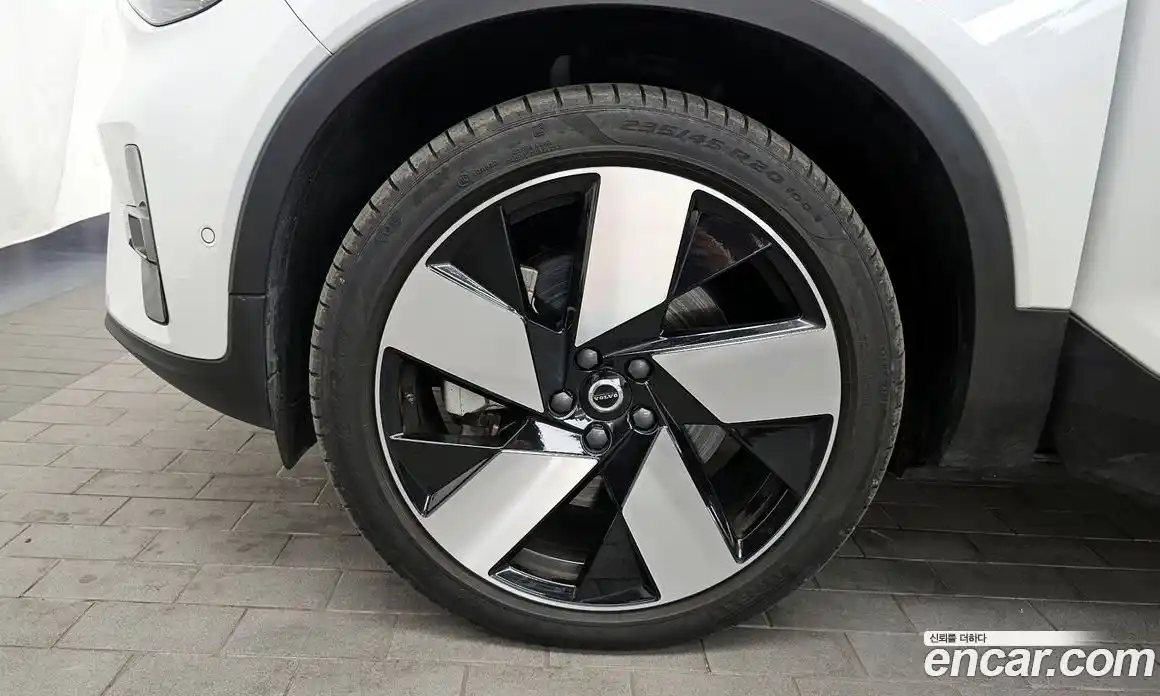 Volvo XC40 2024 0.2 Автомат в Москве № 164290, фото 8