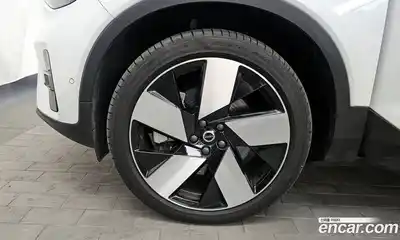 Volvo XC40 2024 0.2 Автомат в Москве № 164290, миниатюра 8