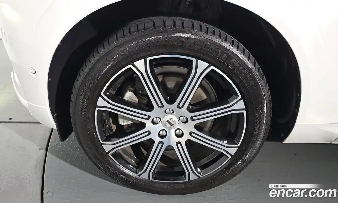 Volvo XC60 2020 2.0 Автомат в Москве № 164524, фото 4