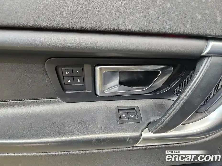 Land Rover Discovery Sport 2017 2.0 Автомат в Москве № 166774, фото 15