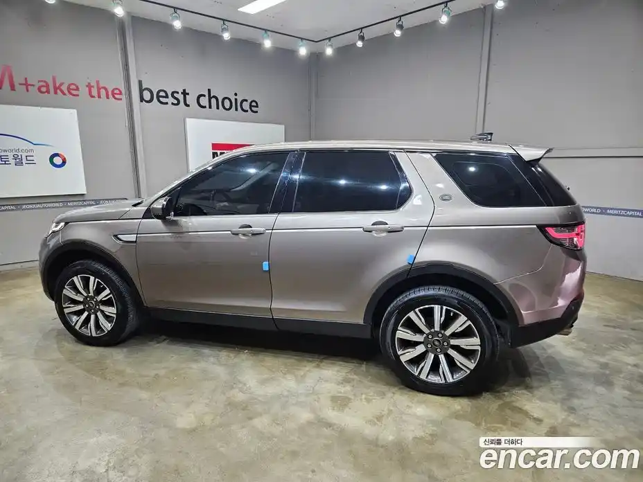 Land Rover Discovery Sport 2017 2.0 Автомат в Москве № 166774, фото 3