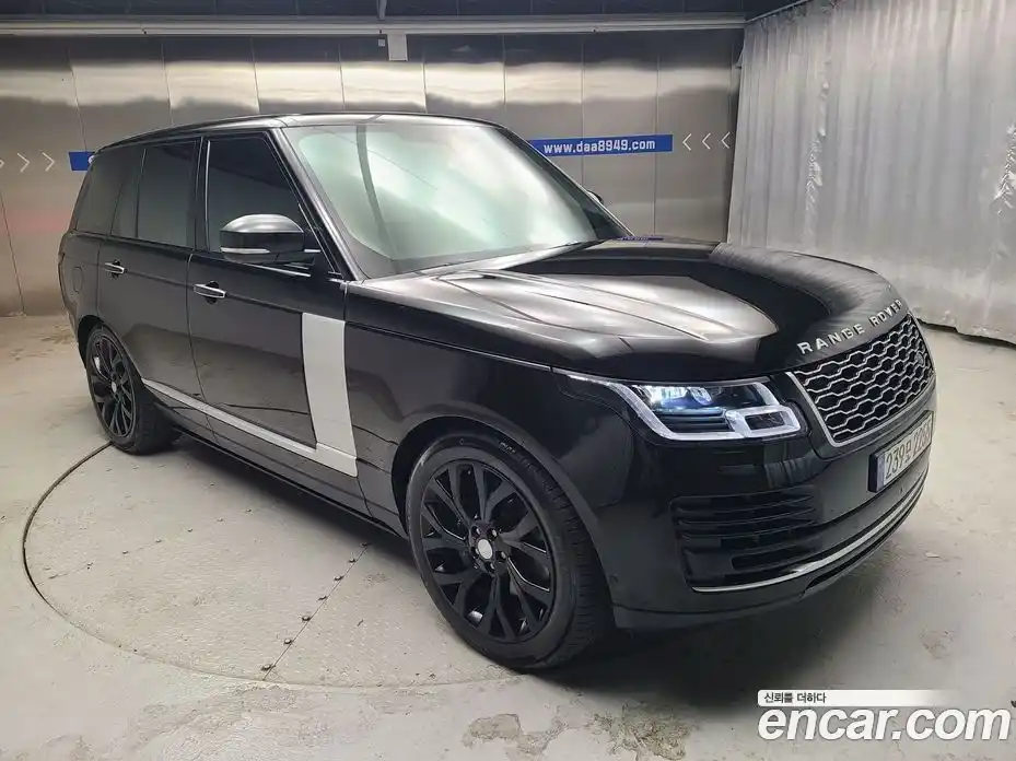 Land Rover Range-Rover 2021 3.0 Автомат в Москве № 166841, фото 1