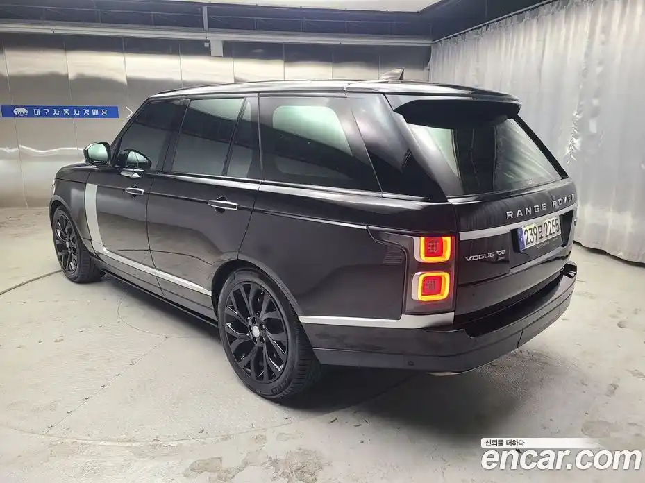 Land Rover Range-Rover 2021 3.0 Автомат в Москве № 166841, фото 20