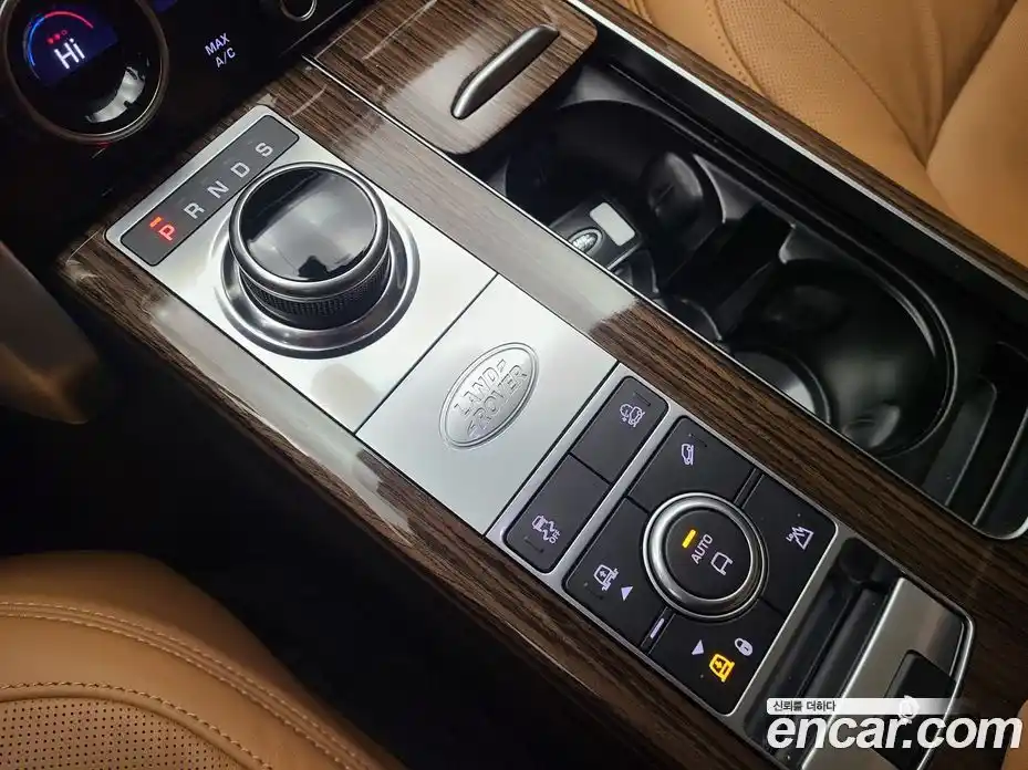 Land Rover Range-Rover 2021 3.0 Автомат в Москве № 166841, фото 9