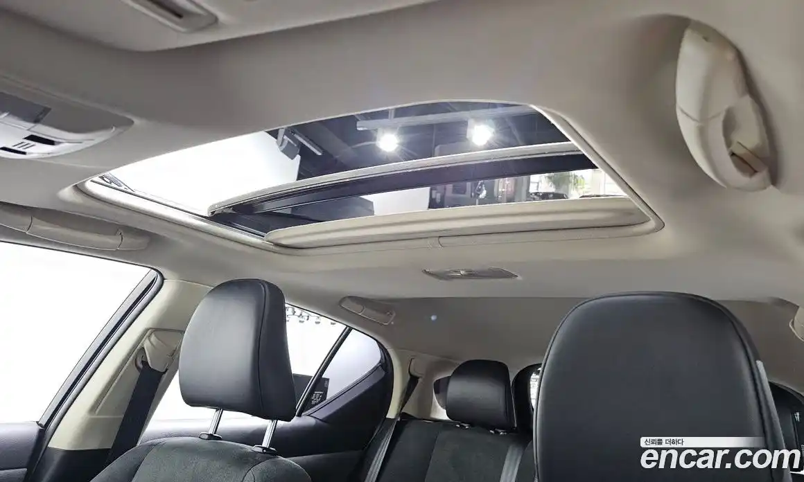 Lexus CT200h 2018 1.8 Автомат в Москве № 167981, фото 15