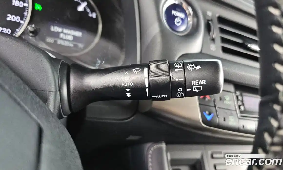 Lexus CT200h 2018 1.8 Автомат в Москве № 167981, фото 17