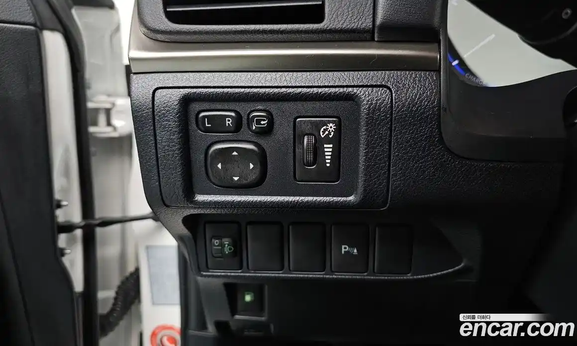 Lexus CT200h 2018 1.8 Автомат в Москве № 167981, фото 3