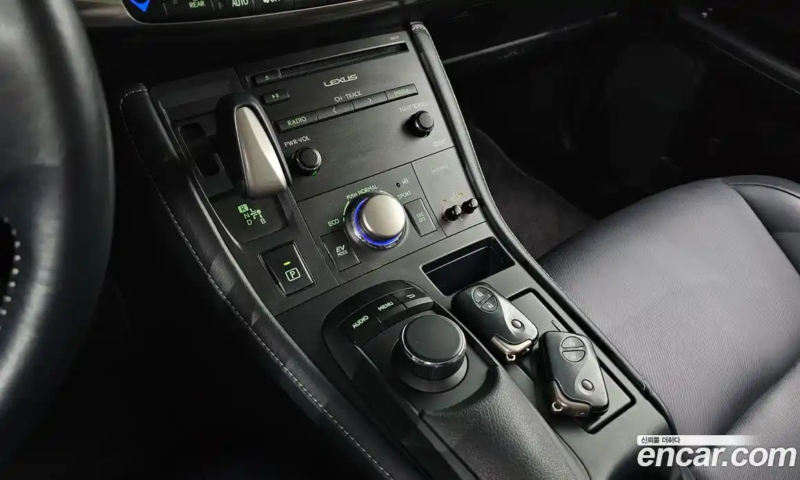 Lexus CT200h 2018 1.8 Автомат в Москве № 167981, фото 4