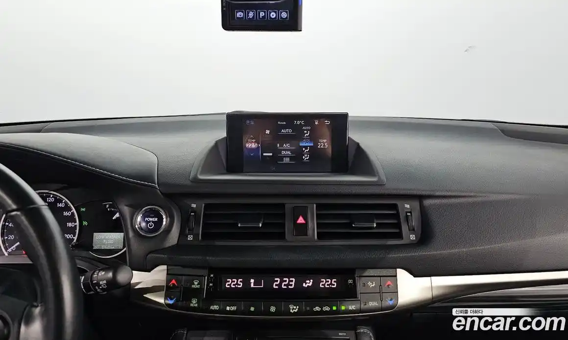 Lexus CT200h 2018 1.8 Автомат в Москве № 167981, фото 9