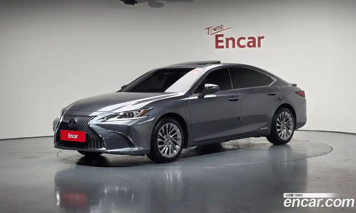 Lexus ES 2020 2.5 Автомат в Москве № 168111, фото 1