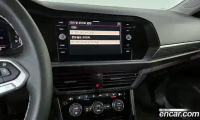 Volkswagen Jetta, 2023