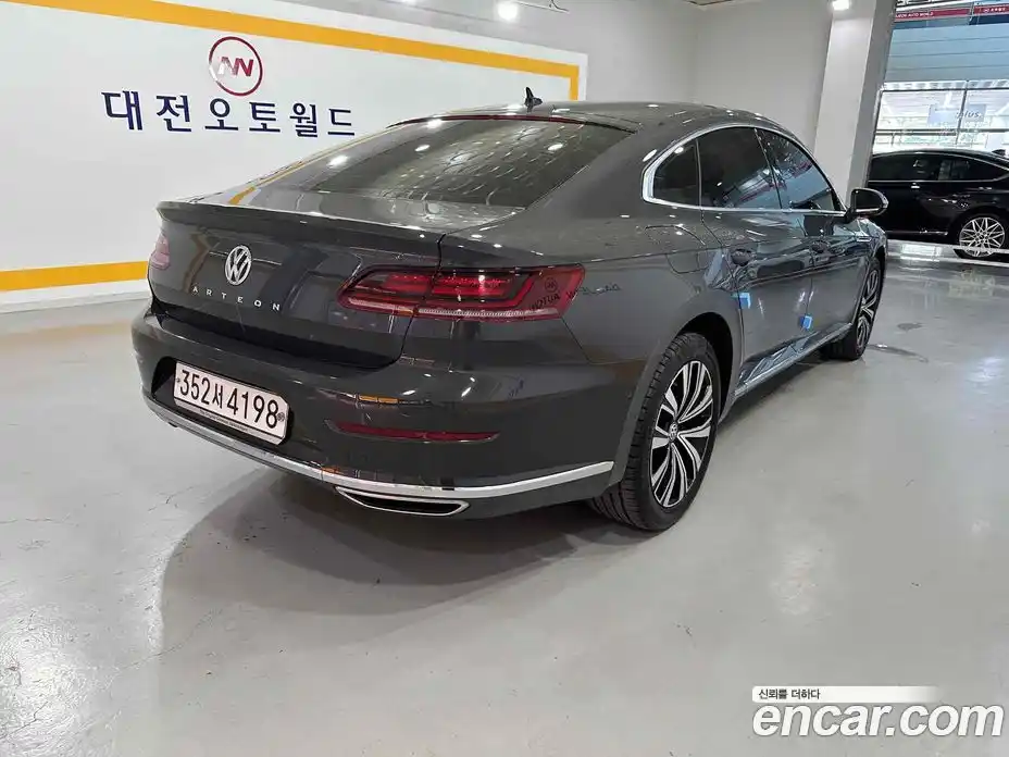 Volkswagen Arteon 2019 2.0 Автомат в Москве № 168720, фото 15