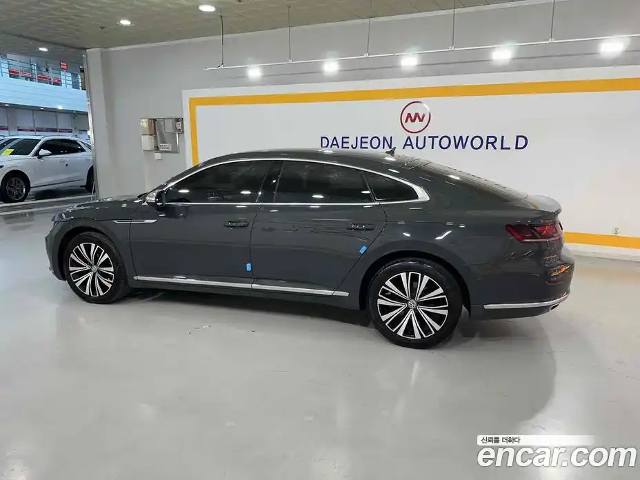 Volkswagen Arteon 2019 2.0 Автомат в Москве № 168720, фото 9