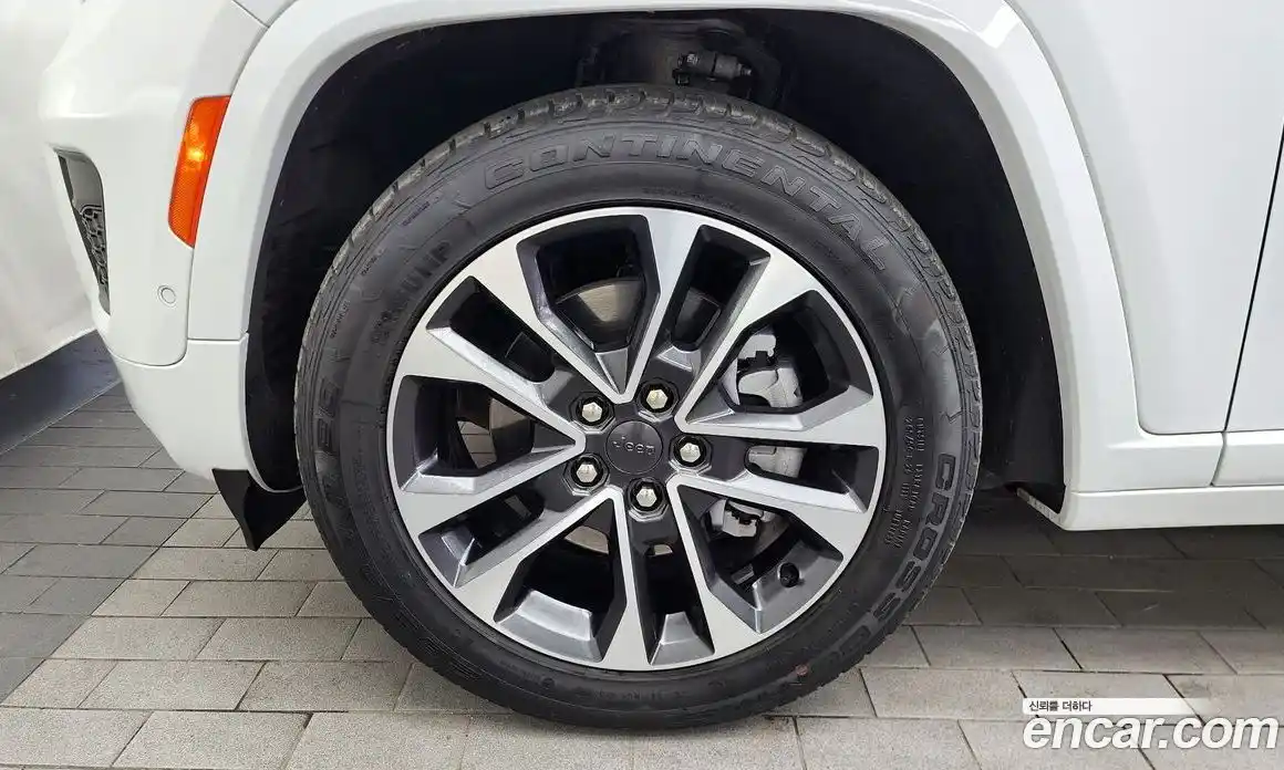 Jeep Cherokee 2023 3.6 Автомат в Москве № 169459, фото 12