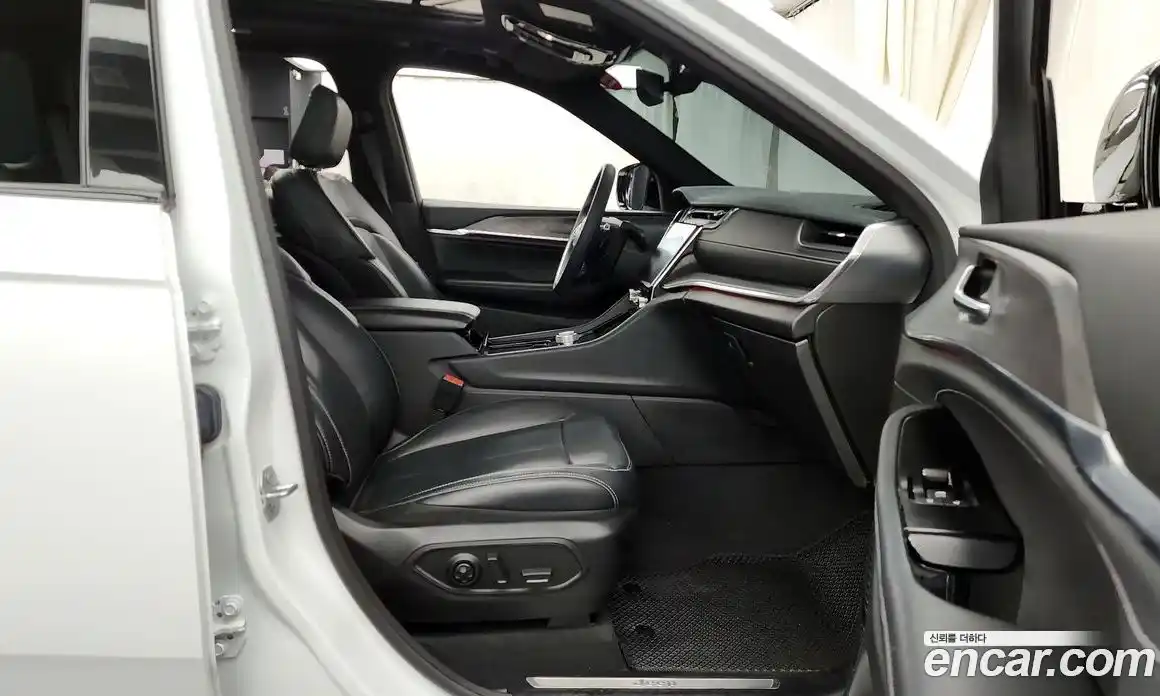 Jeep Cherokee 2023 3.6 Автомат в Москве № 169459, фото 4