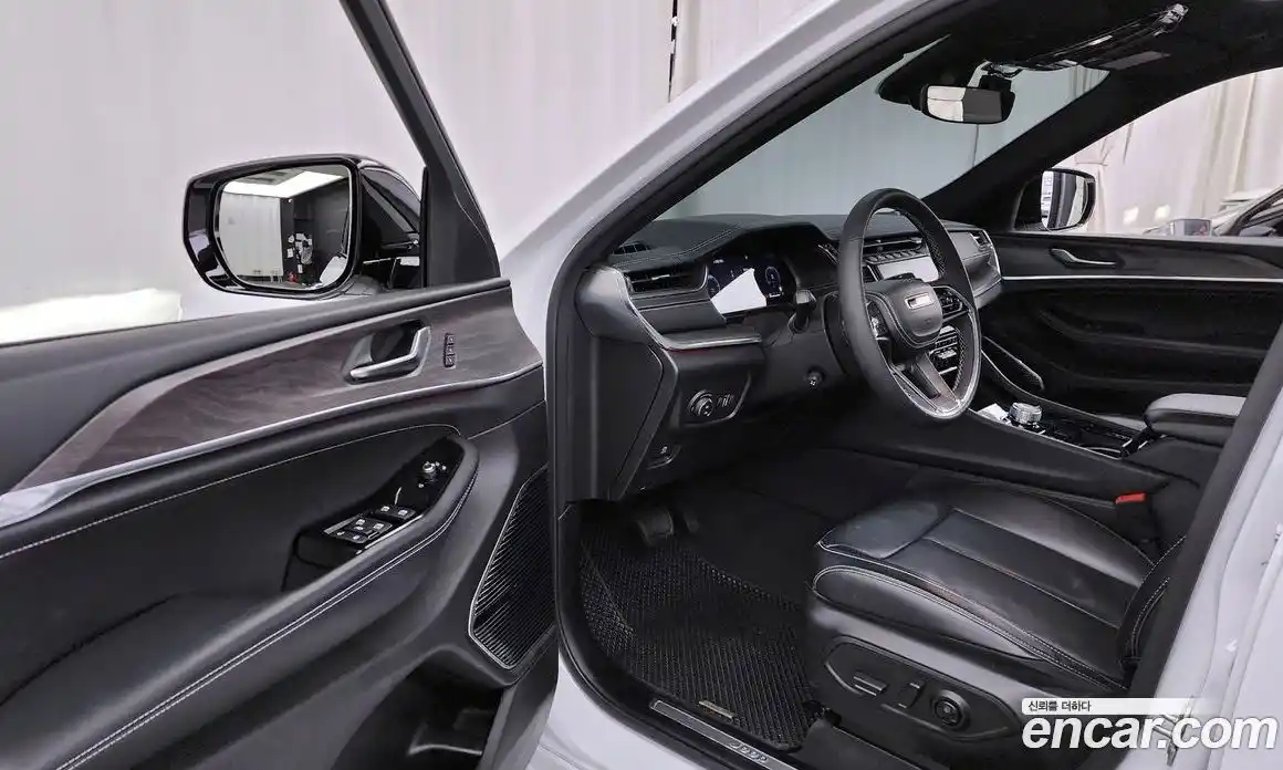 Jeep Cherokee 2023 3.6 Автомат в Москве № 169459, фото 6