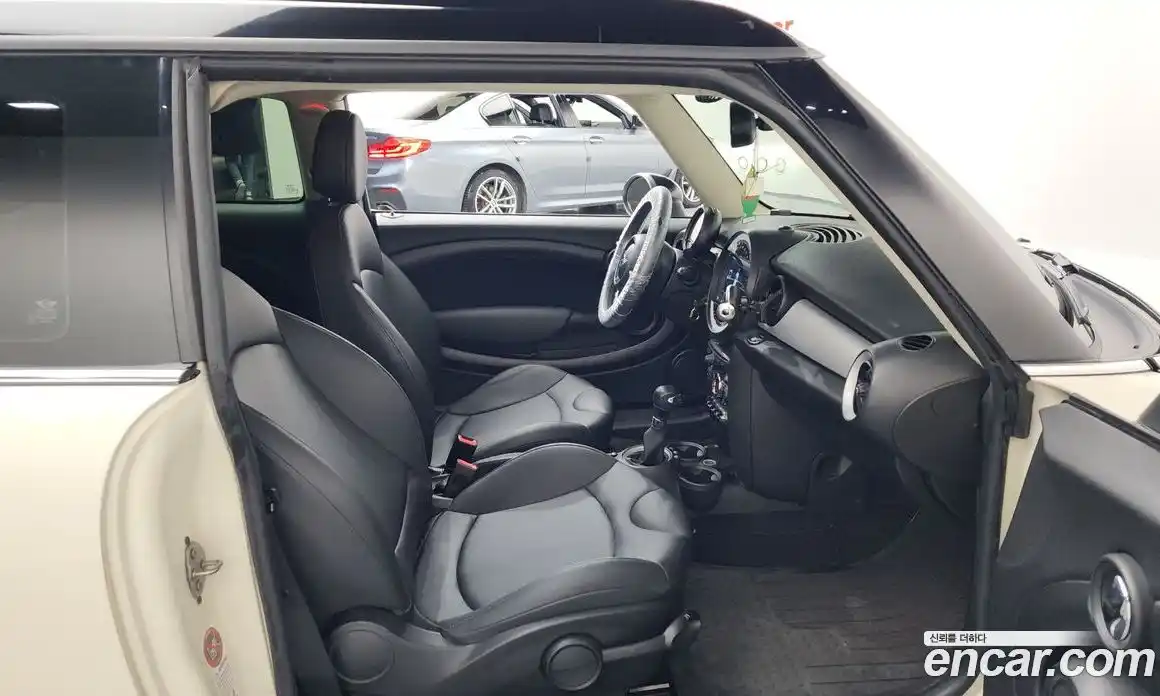 Mini Clubman 2014 1.6 Автомат в Москве № 177412, фото 10