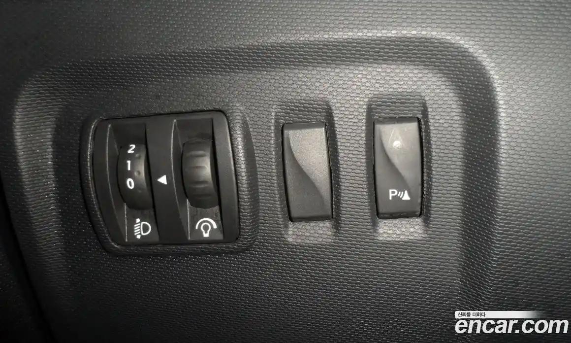 Renault QM3 2014 1.5 Автомат в Москве № 185945, фото 18