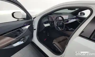 BMW 5-Series 2024 2.0 Автомат в Москве № 188995, миниатюра 10