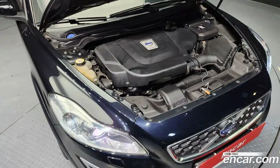 Volvo C30 2011 2.0 Автомат в Москве № 194854, фото 9