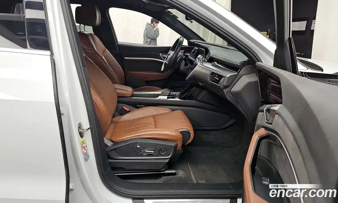 Audi e-tron 2021 0.2 Автомат в Москве № 196330, фото 11