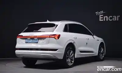Audi e-tron 2021 0.2 Автомат в Москве № 196330, миниатюра 2