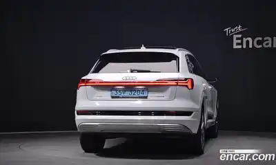 Audi e-tron 2021 0.2 Автомат в Москве № 196330, миниатюра 4