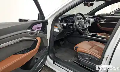 Audi e-tron 2021 0.2 Автомат в Москве № 196330, миниатюра 10