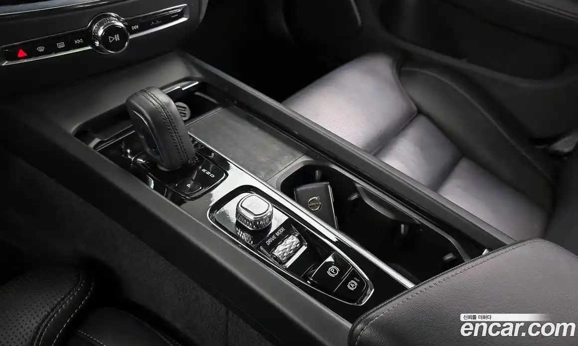 Volvo V60 2021 2.0 Автомат в Москве № 197086, фото 14