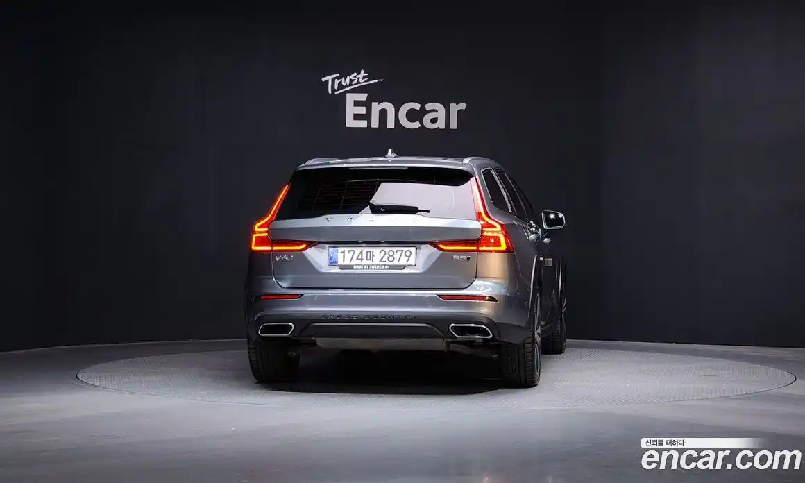 Volvo V60 2021 2.0 Автомат в Москве № 197086, фото 17