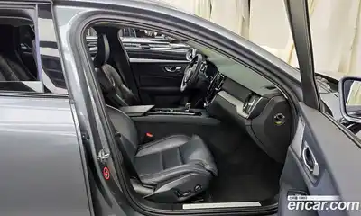 Volvo V60 2021 2.0 Автомат в Москве № 197086, миниатюра 2