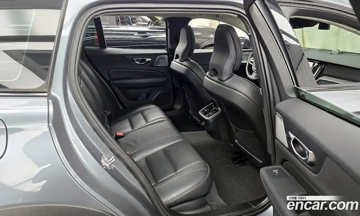 Volvo V60 2021 2.0 Автомат в Москве № 197086, фото 8