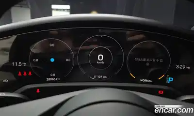 Porsche Taycan 2023 0.1 Автомат в Москве № 197192, миниатюра 8