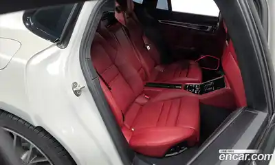 Porsche Panamera, 2023