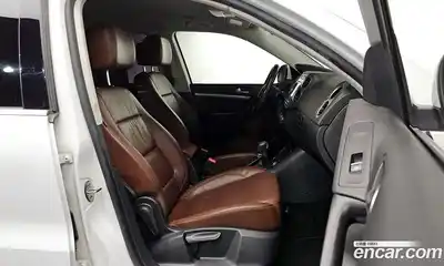 Volkswagen Tiguan 2016 2.0 Автомат в Москве № 199249, миниатюра 12