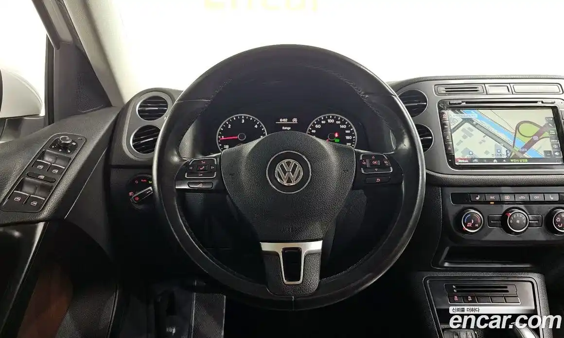 Volkswagen Tiguan 2016 2.0 Автомат в Москве № 199249, фото 3